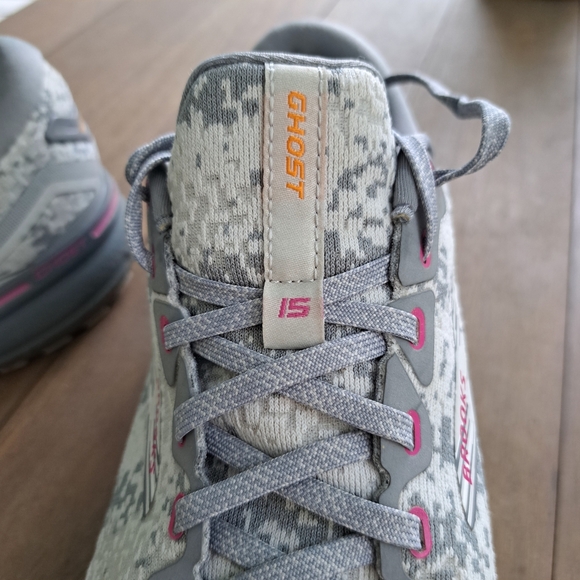 Brooks Gray Athletic Shoes with Speckled Design - Picture 8 of 13